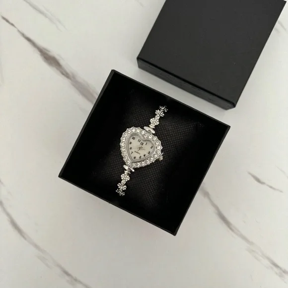 Retro Y2K Silver Heart-Shaped Women's Vintage Watch Bracelet Stainless steel - Picture 5 of 5